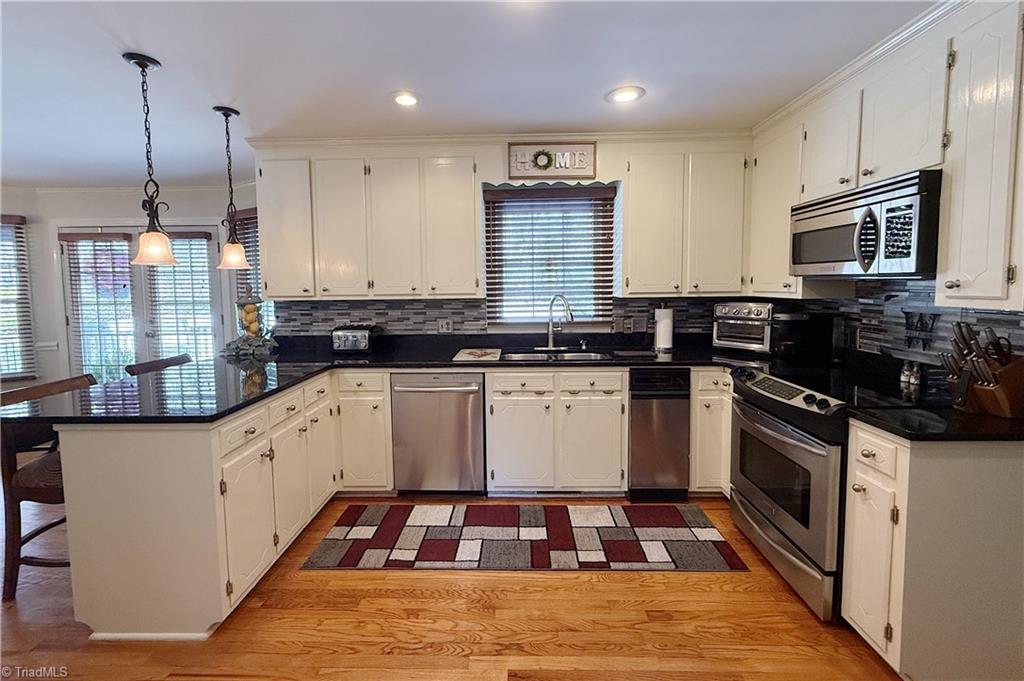 305 Old Farms Road Wilkesboro, NC 28697 - Photo 16 of 42