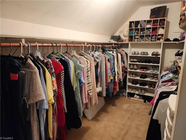 $829,000 | 305 Old Farms Road, Wilkesboro, NC 28697