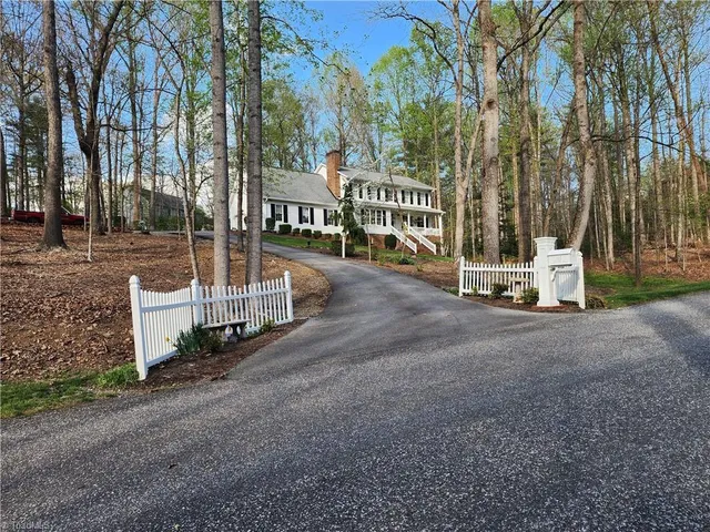 $829,000 | 305 Old Farms Road, Wilkesboro, NC 28697