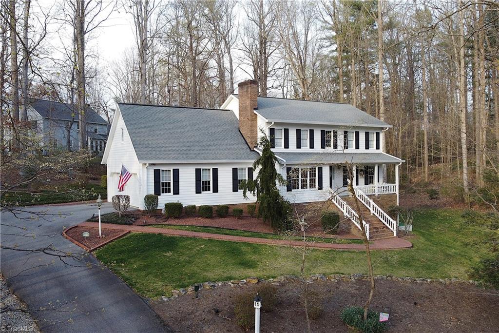 305 Old Farms Road Wilkesboro, NC 28697 - Photo 4 of 42