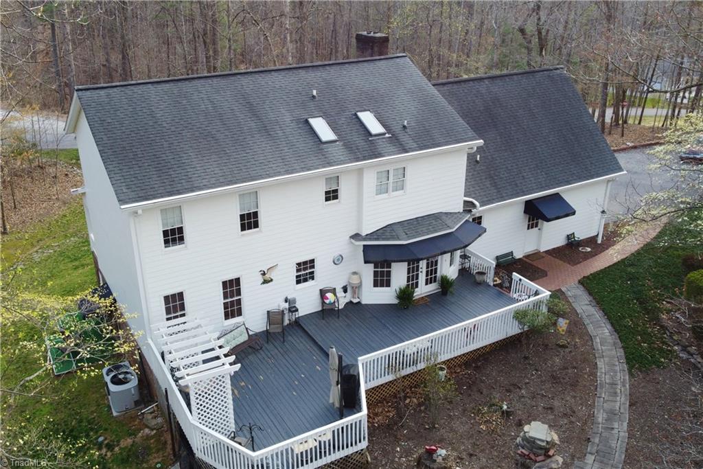 305 Old Farms Road Wilkesboro, NC 28697 - Photo 6 of 42