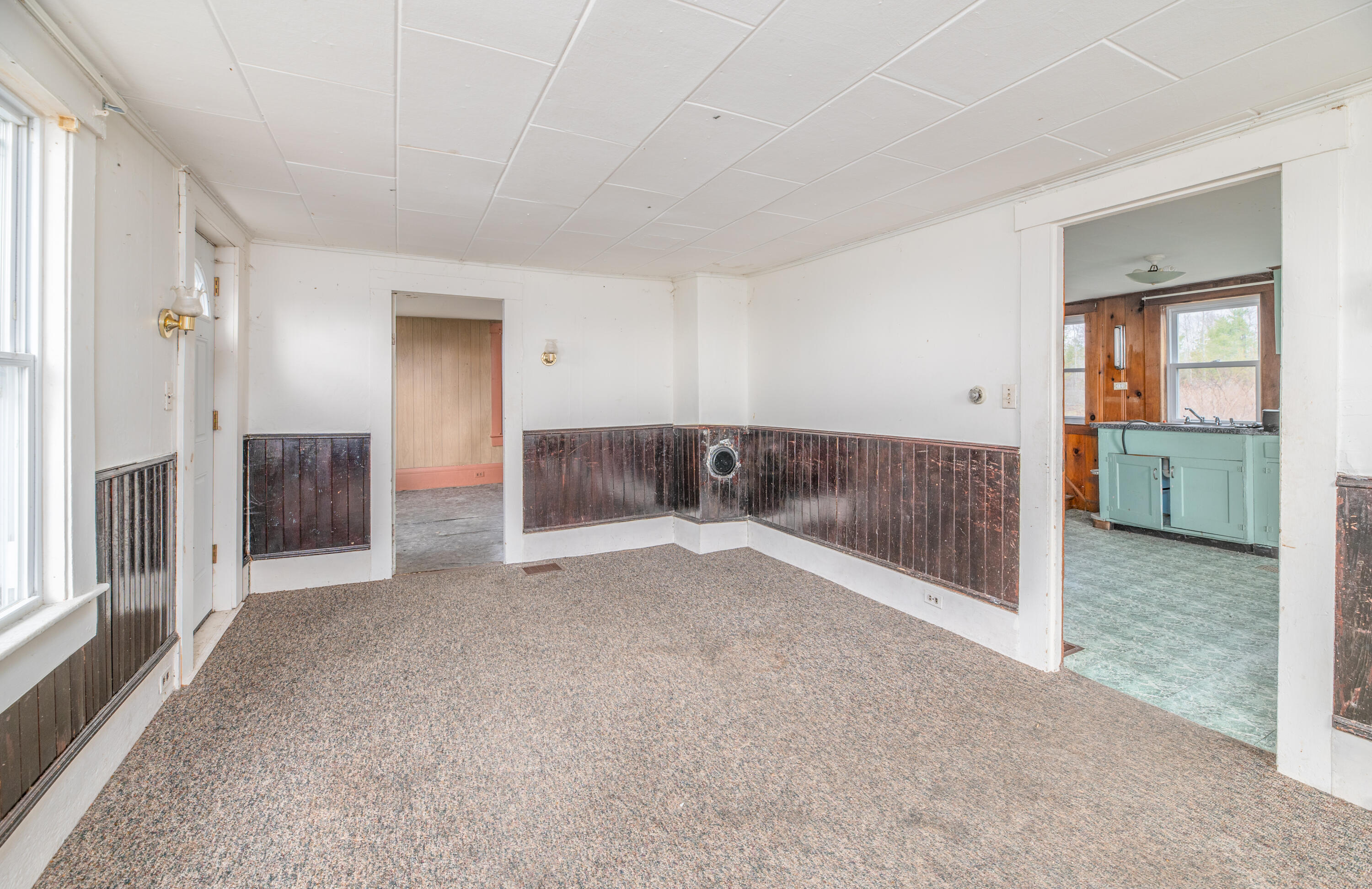 294 Troy Road Burnham, ME 04922 - Photo 14 of 15 Interior3 (6)