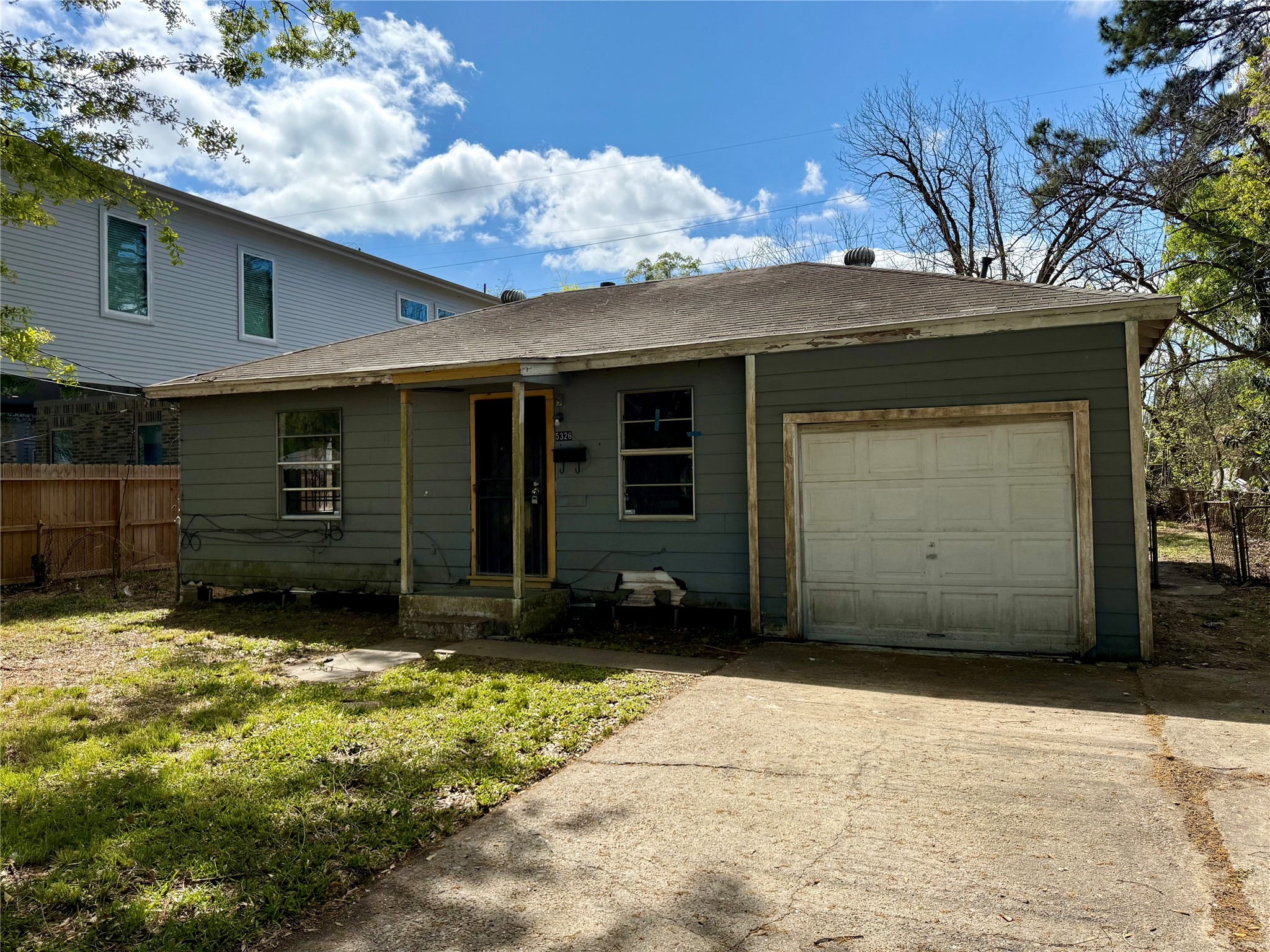 5326 Wenda Street Houston, TX 77033 - Photo 9 of 9 a front view of a house