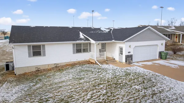 $314,900 | 2712 North 13th Street, Clinton, IA 52732
