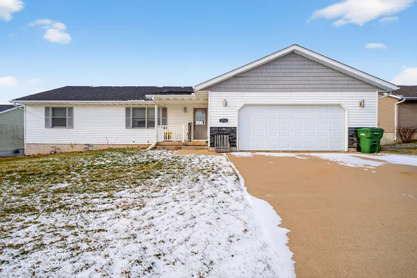 $314,900 | 2712 North 13th Street, Clinton, IA 52732