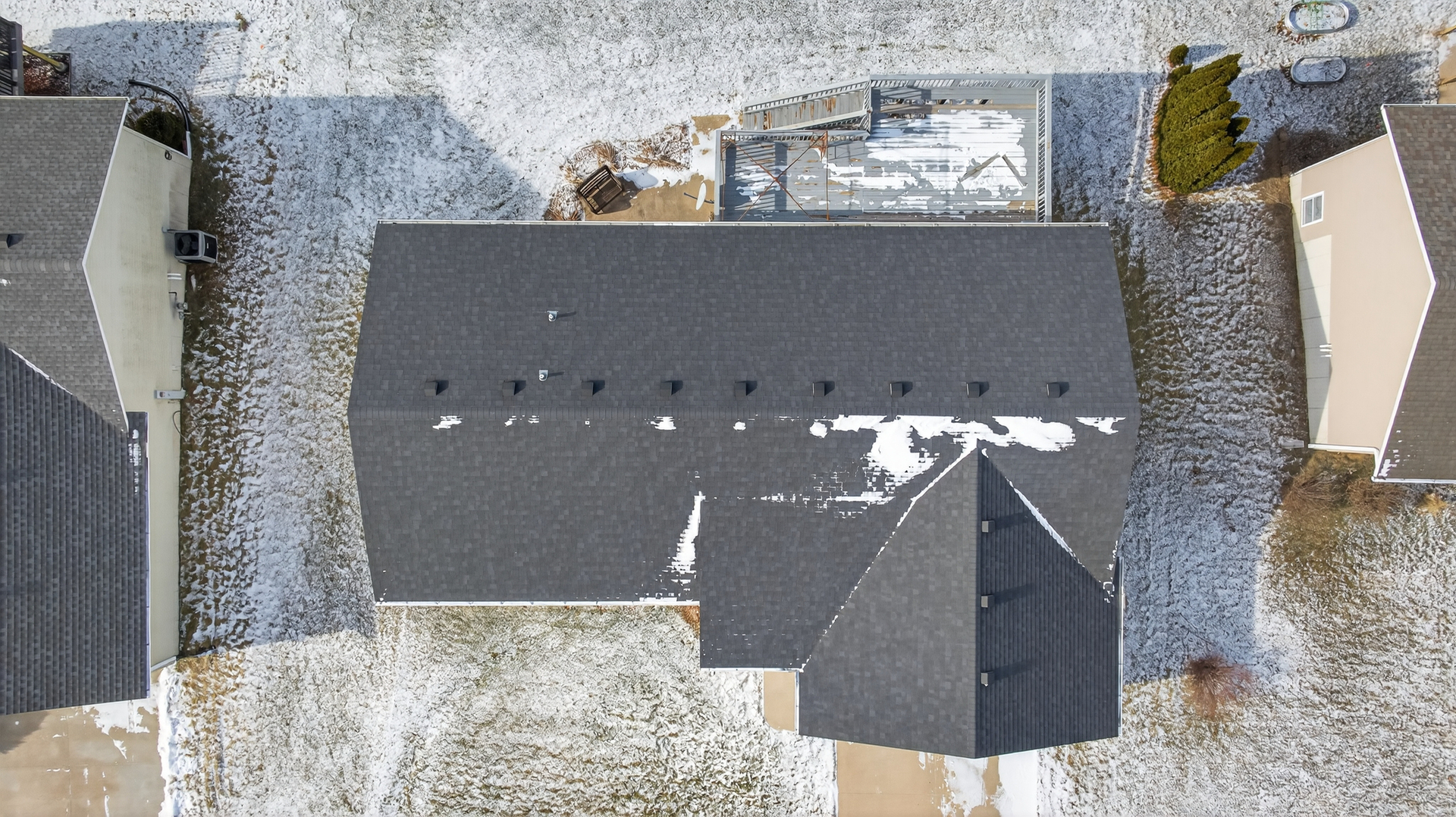 2712 North 13th Street Clinton, IA 52732 - Photo 6 of 47 a view of entryway