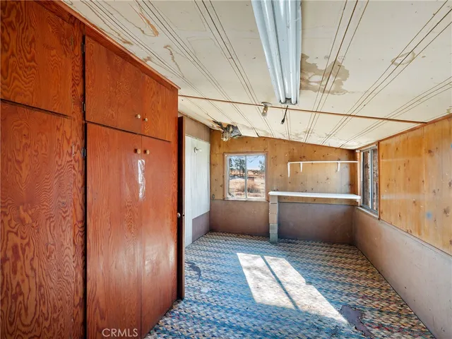 a view of utility room