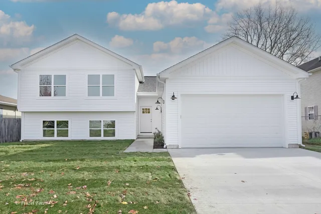 $319,000 | 1317 Sage Lane, Harvard, IL 60033