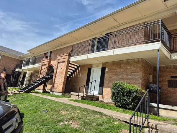 $99,000 | 5057 Ridglea Lane, Unit 1107, Fort Worth, TX 76116