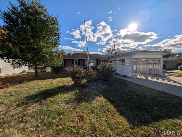 $164,900 | 214 Canterbury Street, Bethalto, IL 62010