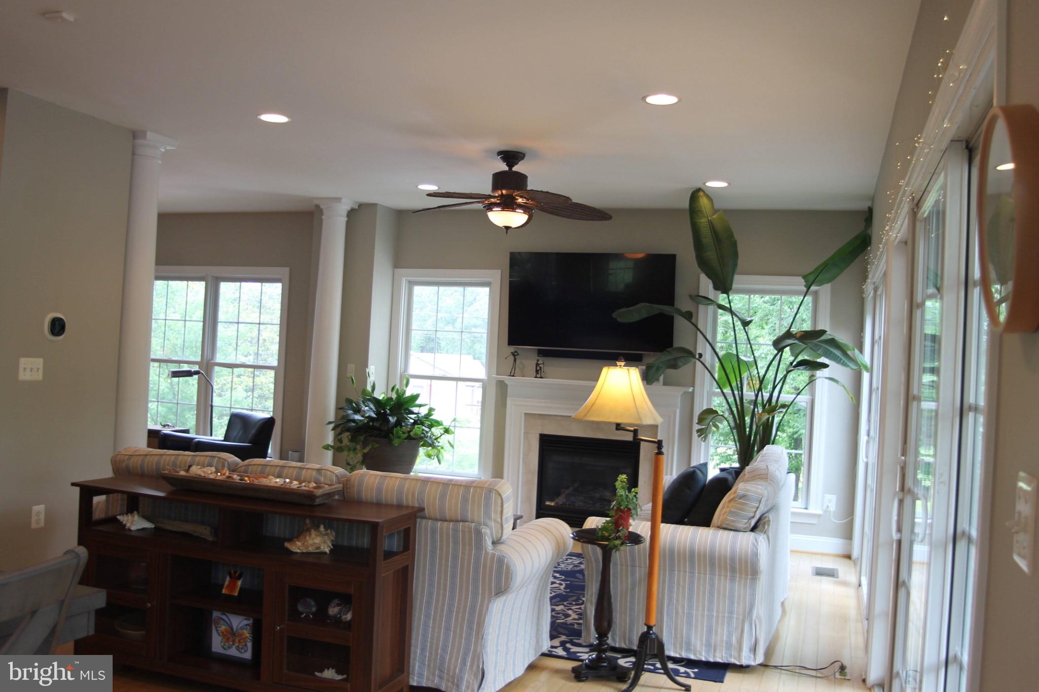 1219 Meadow View Road Pasadena, MD 21122 - Photo 6 of 16 Bright and inviting living space.