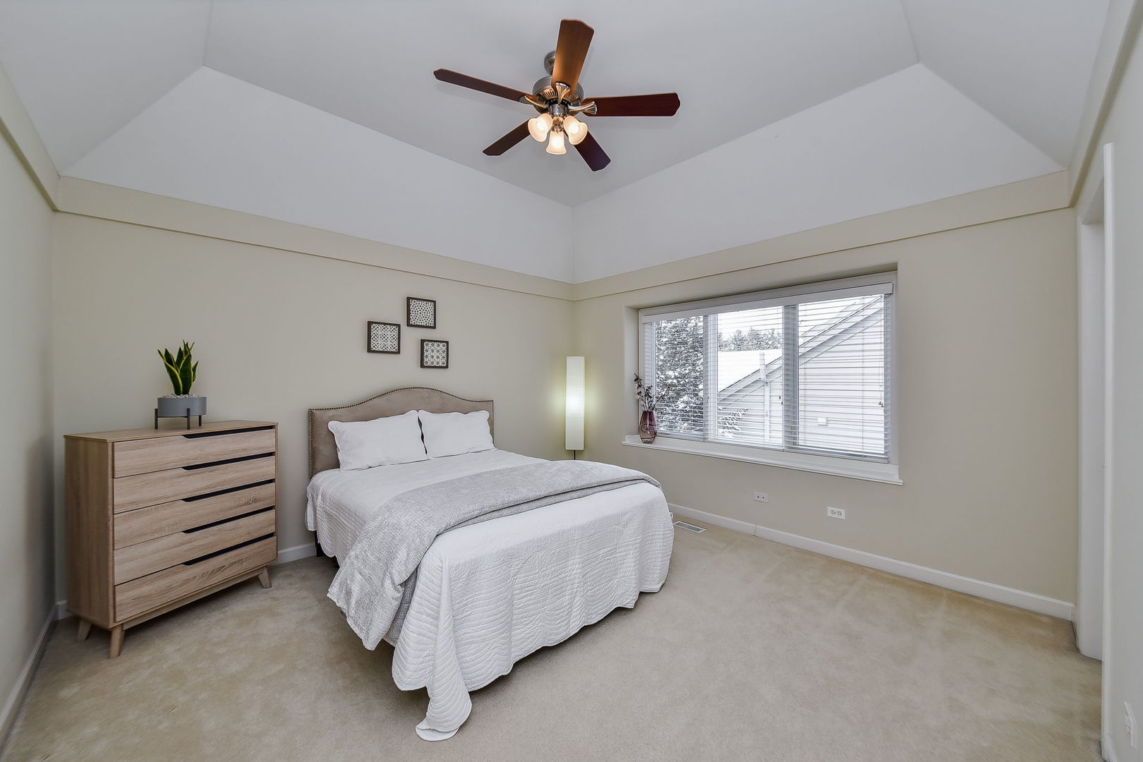 5S545 Eugenia Drive Naperville, IL 60540 - Photo 29 of 43