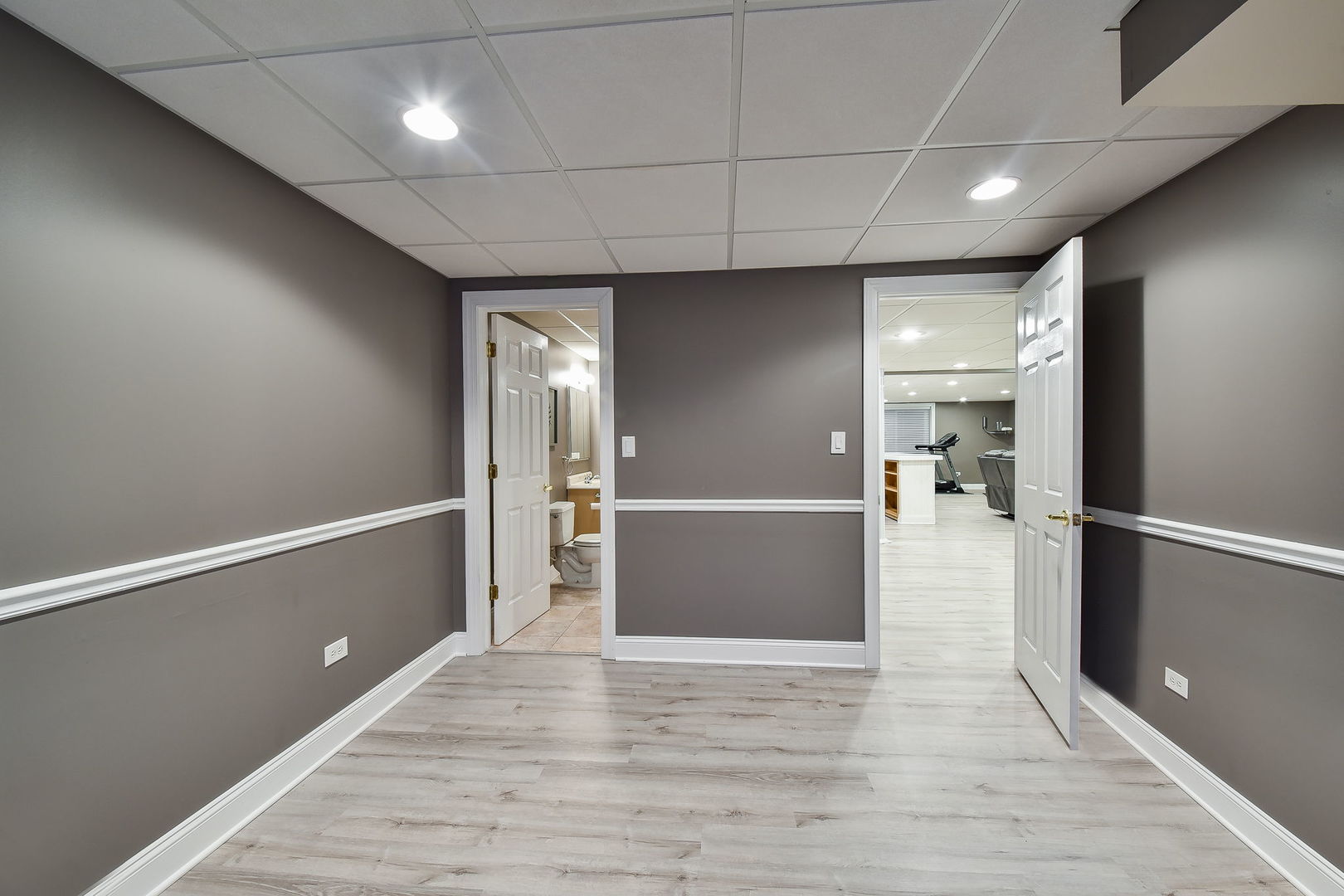 5S545 Eugenia Drive Naperville, IL 60540 - Photo 33 of 43