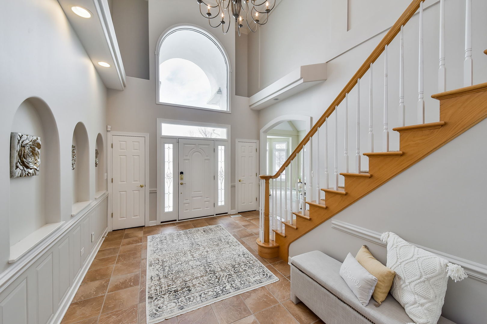 5S545 Eugenia Drive Naperville, IL 60540 - Photo 5 of 43