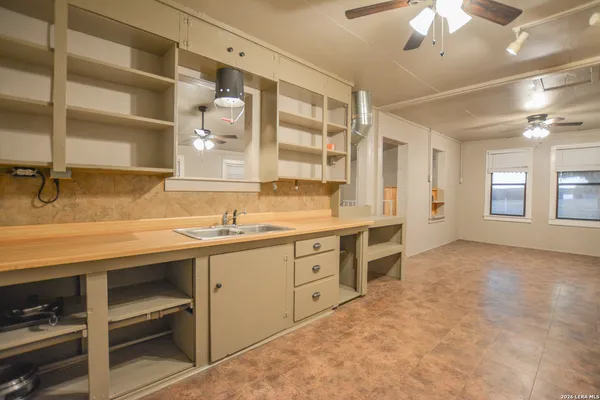 $989,000 | 482 Wingert Road, Junction, TX 76849