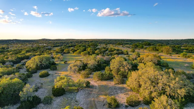 $989,000 | 482 Wingert Road, Junction, TX 76849