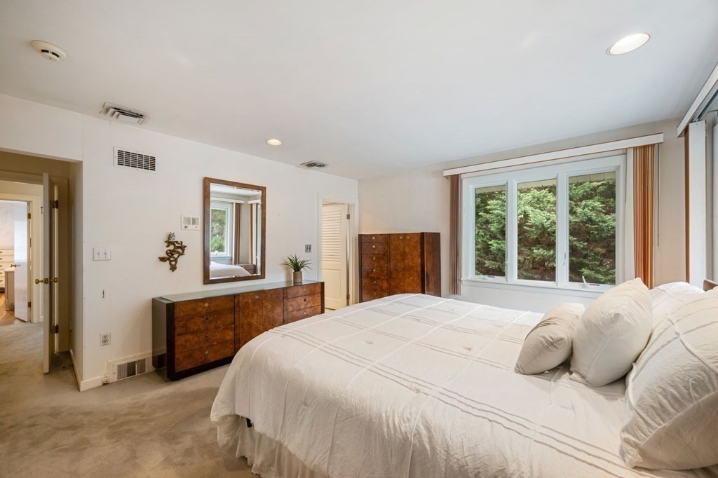 93 Sevland Road Newton, MA 02459 - Photo 17 of 28