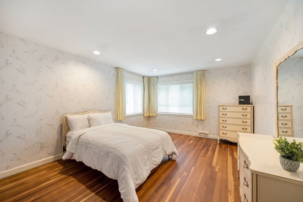 93 Sevland Road Newton, MA 02459 - Photo 19 of 28