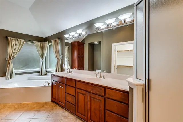 $769,500 | 4401 Oak Shores Circle, Cross Roads, TX 76227