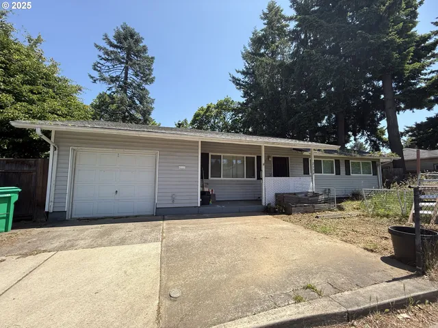 $300,000 | 2126 Southeast 162nd Avenue, Portland, OR 97233