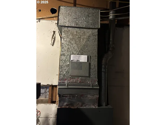 $300,000 | 2126 Southeast 162nd Avenue, Portland, OR 97233