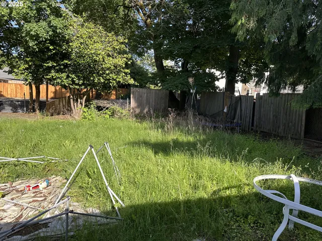 $300,000 | 2126 Southeast 162nd Avenue, Portland, OR 97233