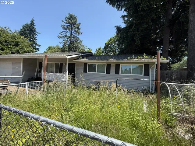 $300,000 | 2126 Southeast 162nd Avenue, Portland, OR 97233