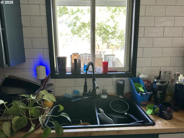 $300,000 | 2126 Southeast 162nd Avenue, Portland, OR 97233