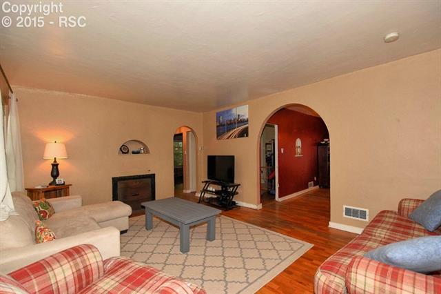 313 West Cheyenne Road Colorado Springs, CO 80906 - Photo 9 of 29