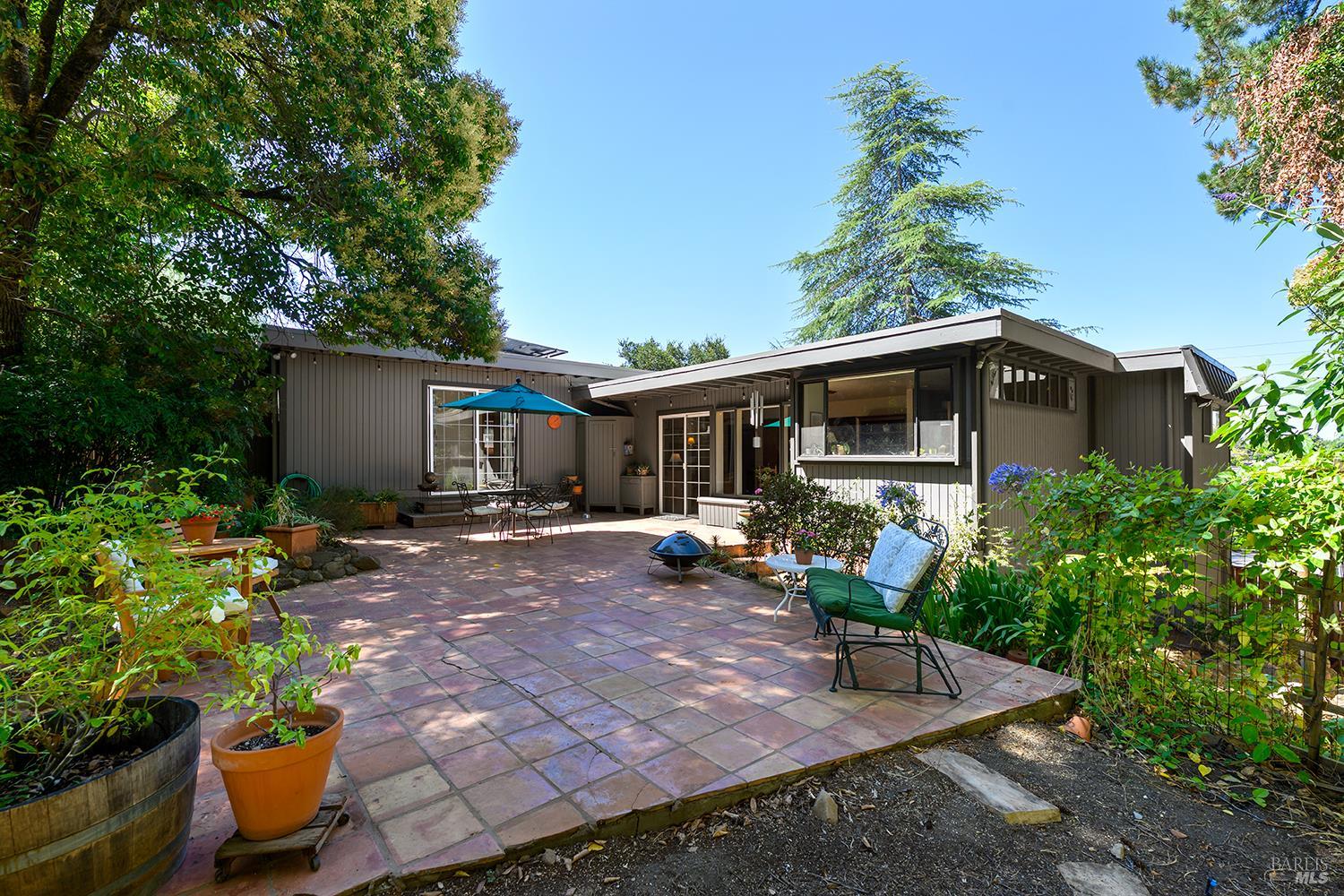 944 Summerfield Road Santa Rosa, CA 95405 - Photo 23 of 44