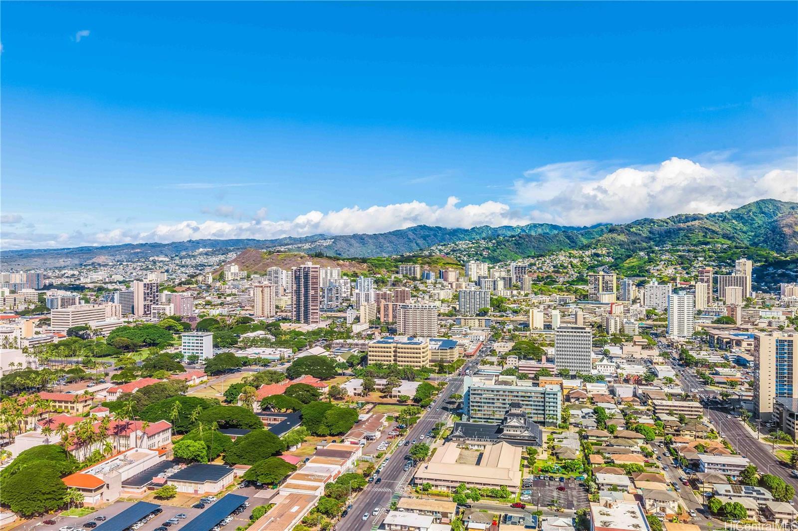 1288 Kapiolani Boulevard, Unit I4203 Honolulu, HI 96814 - Photo 3 of 25 a view of a city