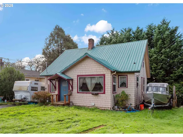 $299,900 | 865 North Dean Street, Coquille, OR 97423