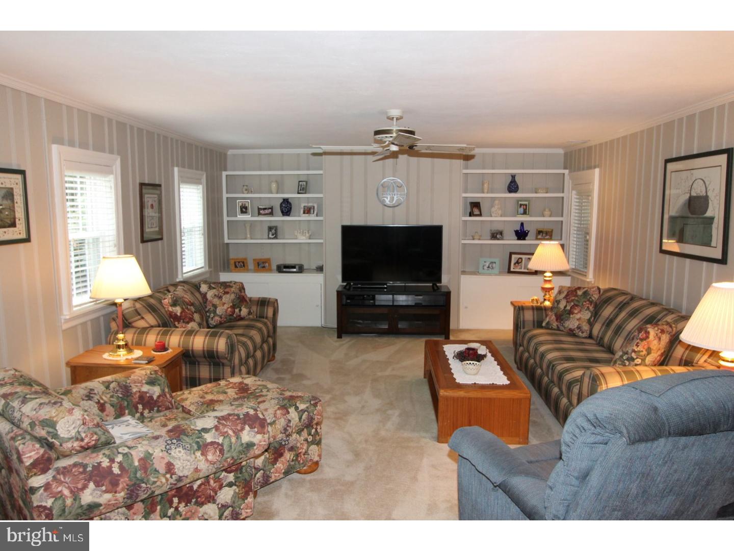 219 Windsor Road Robbinsville, NJ 08691 - Photo 12 of 22 Living Room