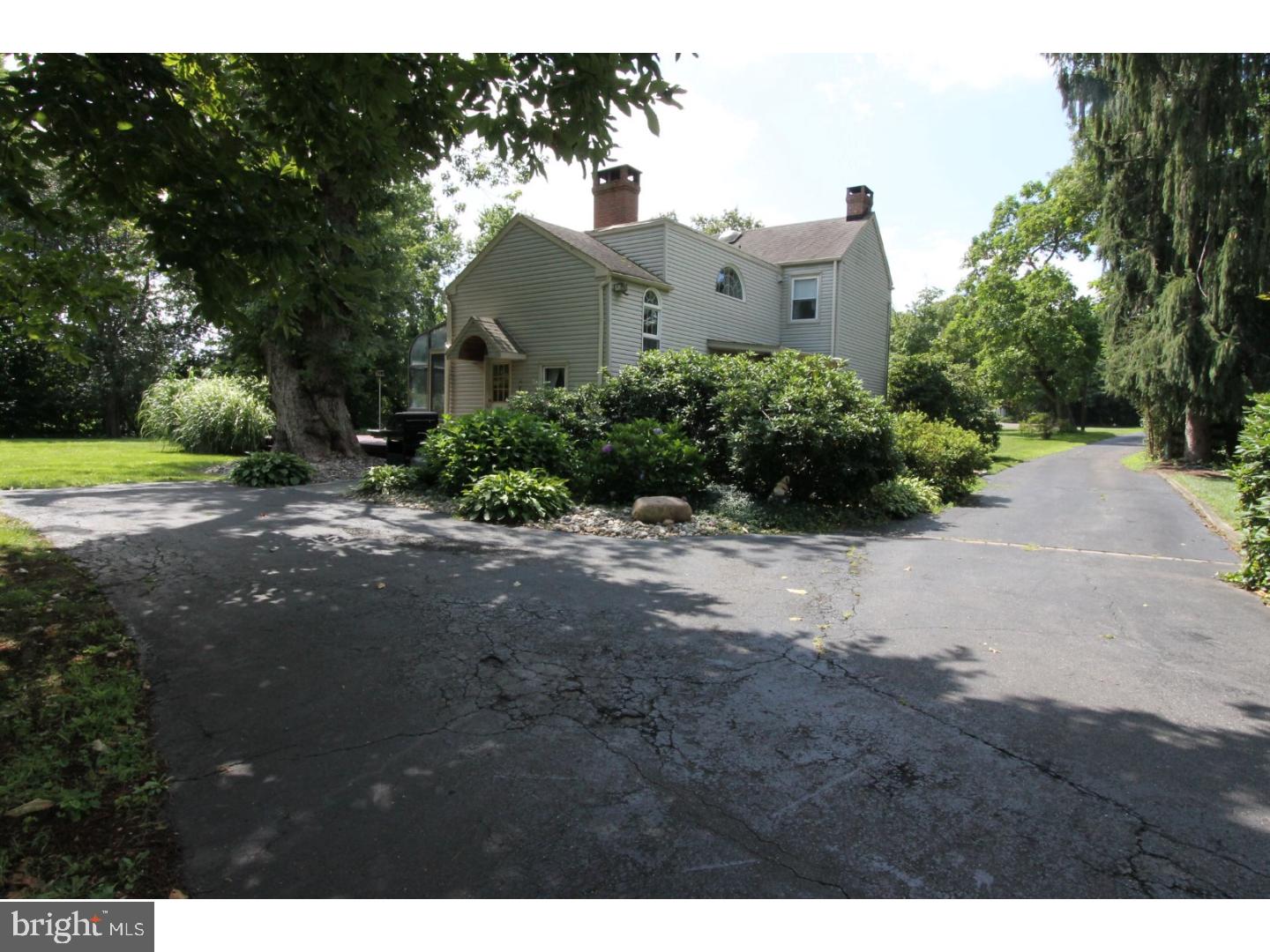219 Windsor Road Robbinsville, NJ 08691 - Photo 22 of 22 Driveway
