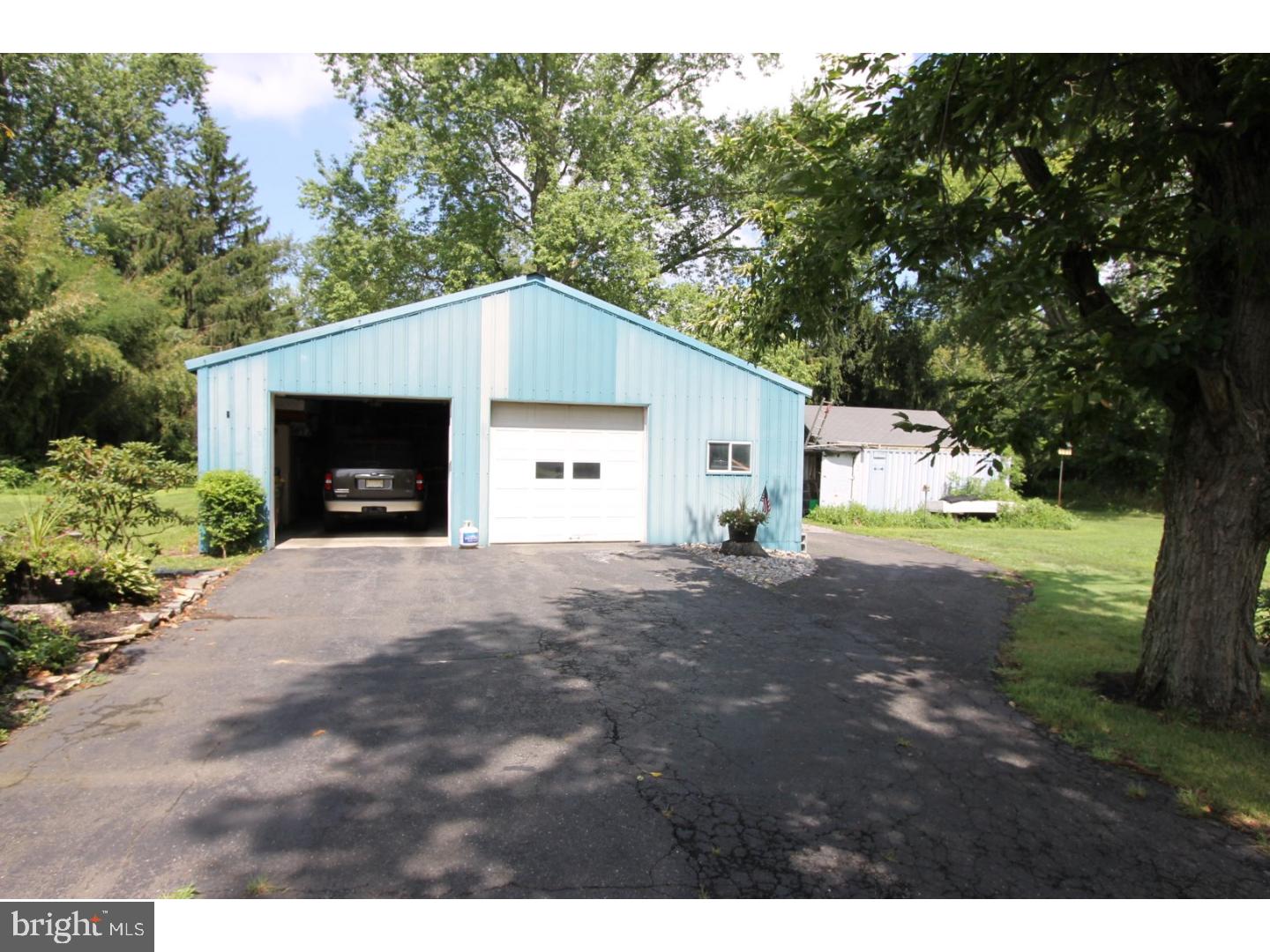 219 Windsor Road Robbinsville, NJ 08691 - Photo 4 of 22 Driveway