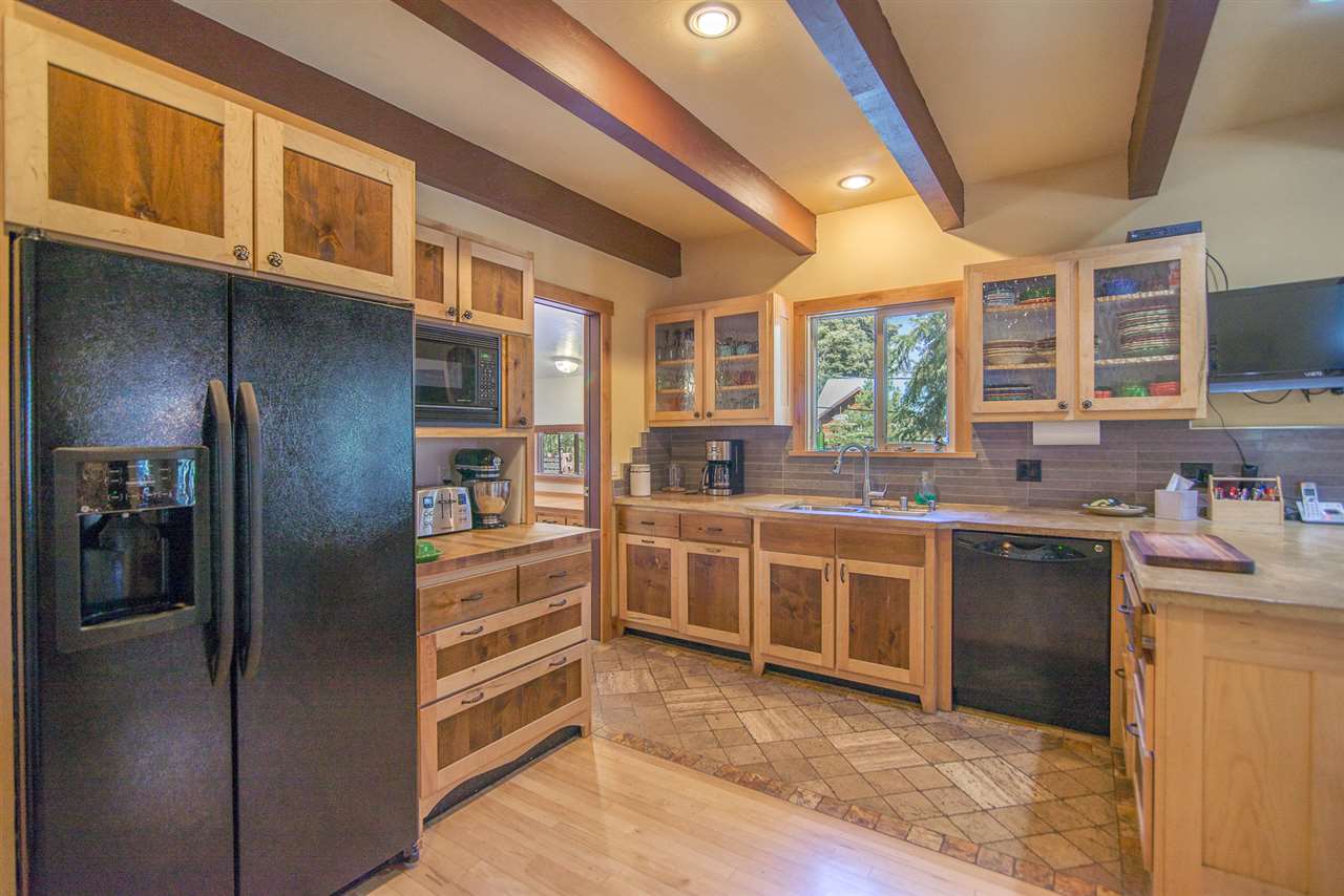 10889 Blueberry Road Truckee, CA 96161 - Photo 4 of 14 Gallery Image 4