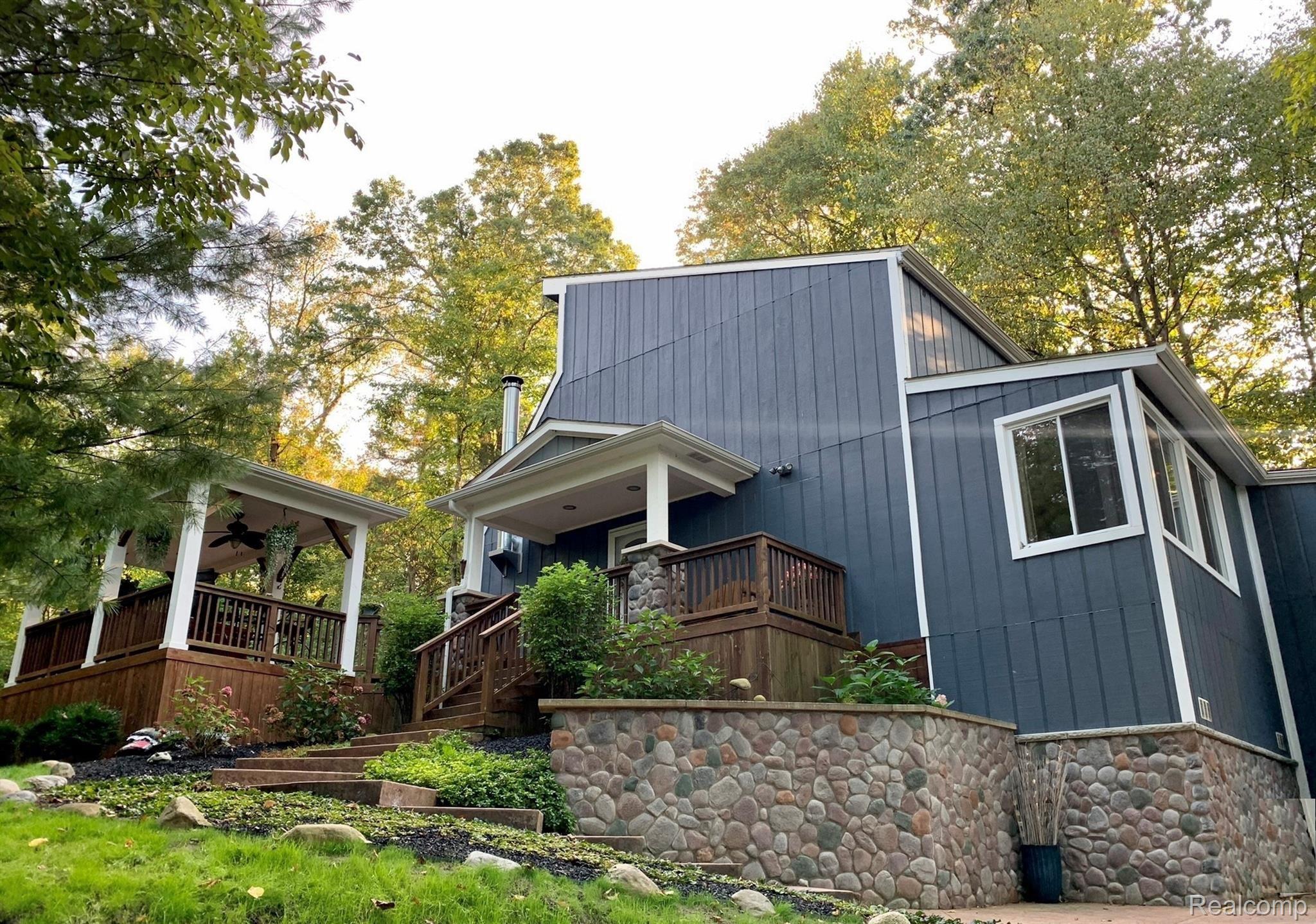 9815 Toma Road Pinckney, MI 48169 - Photo 2 of 59 rob8_cover_photo.JPG