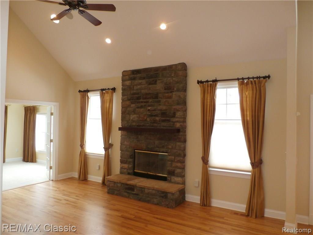 49673 Timber Trail Novi, MI 48374 - Photo 21 of 51 P3140212.JPG
