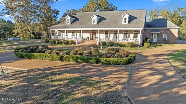 $749,000 | 556 Thomas Road, Holly Springs, MS 38635