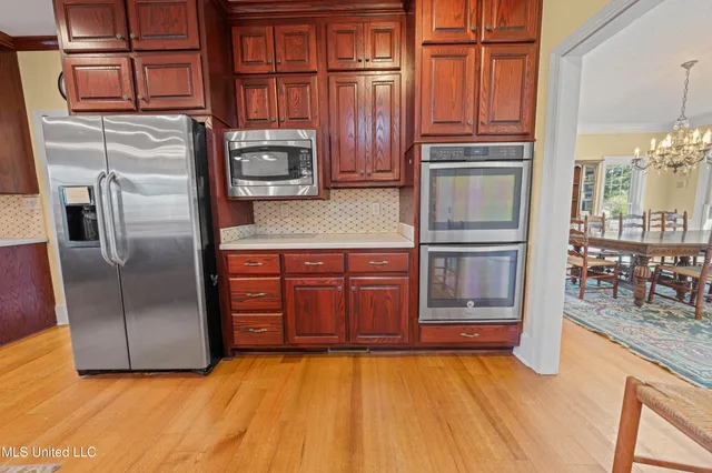 $749,000 | 556 Thomas Road, Holly Springs, MS 38635