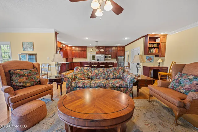 $749,000 | 556 Thomas Road, Holly Springs, MS 38635