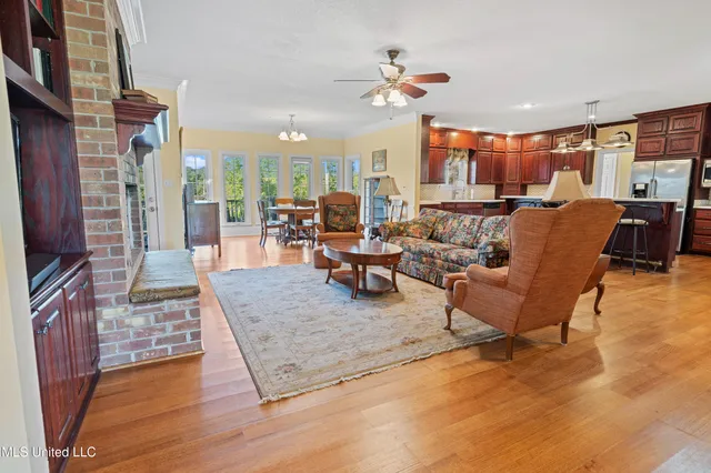 $749,000 | 556 Thomas Road, Holly Springs, MS 38635