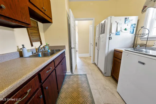 $749,000 | 556 Thomas Road, Holly Springs, MS 38635