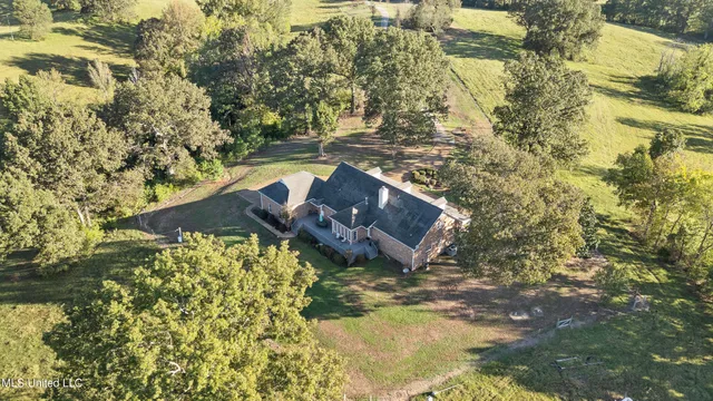 $749,000 | 556 Thomas Road, Holly Springs, MS 38635