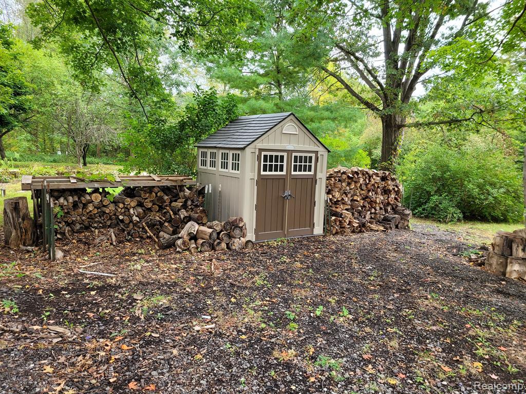 6181 Golf Club Road Howell, MI 48843 - Photo 23 of 28