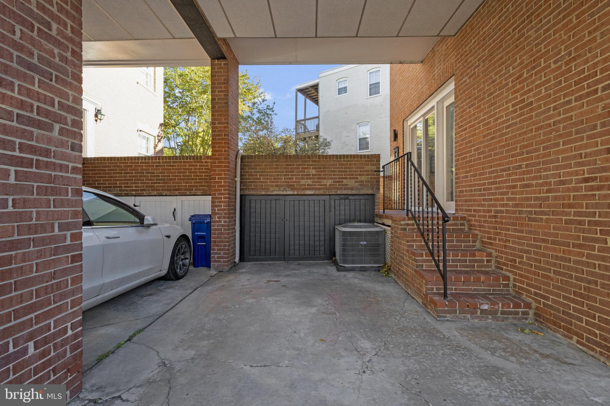 116 Commerce Street Alexandria, VA 22314 - Photo 39 of 50 Charming urban parking space retreat.