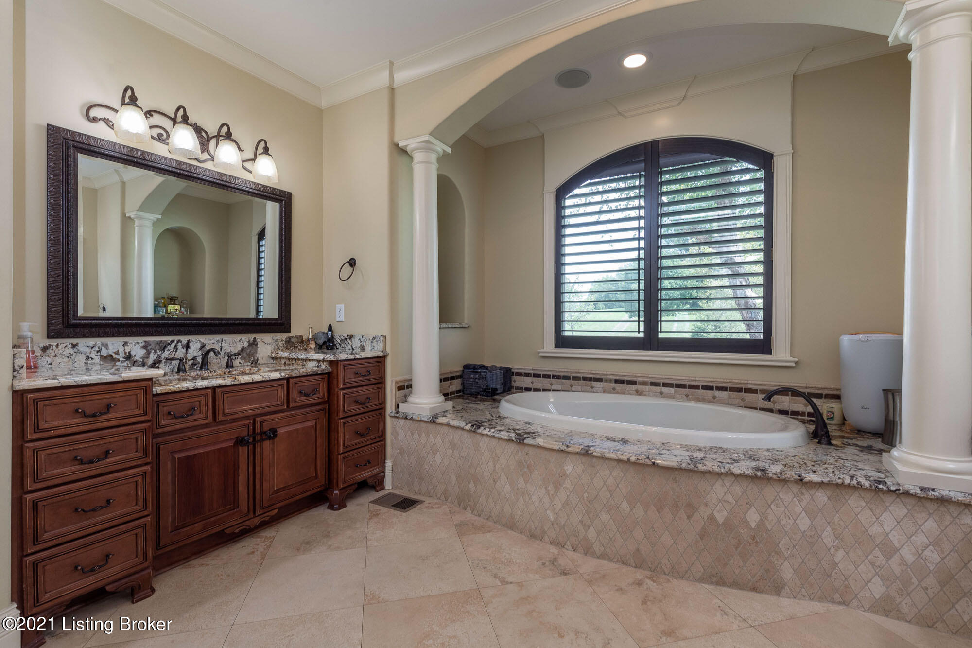 1018 Poplar Ridge Road Goshen, KY 40026 - Photo 31 of 76 Relaxing jetted tub