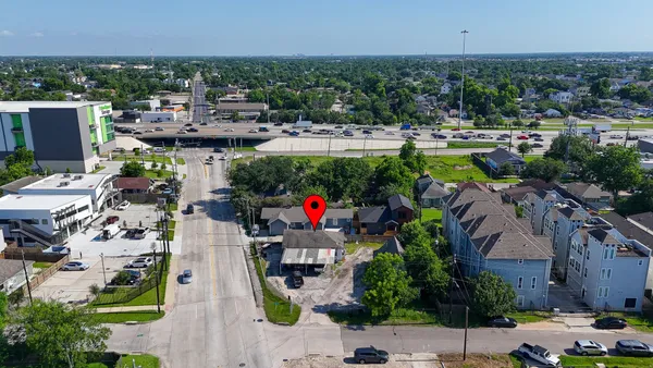 $825,000 | 707 East 28th Street, Houston, TX 77009