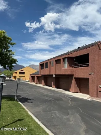 $255,000 | 4040 North Weimer Place, Unit 4, Tucson, AZ 85719