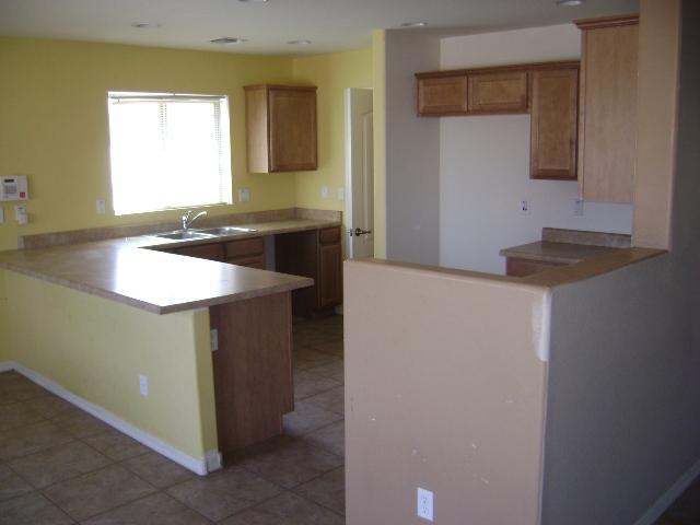 8530 West Cordes Road Tolleson, AZ 85353 - Photo 4 of 22 KITCHEN